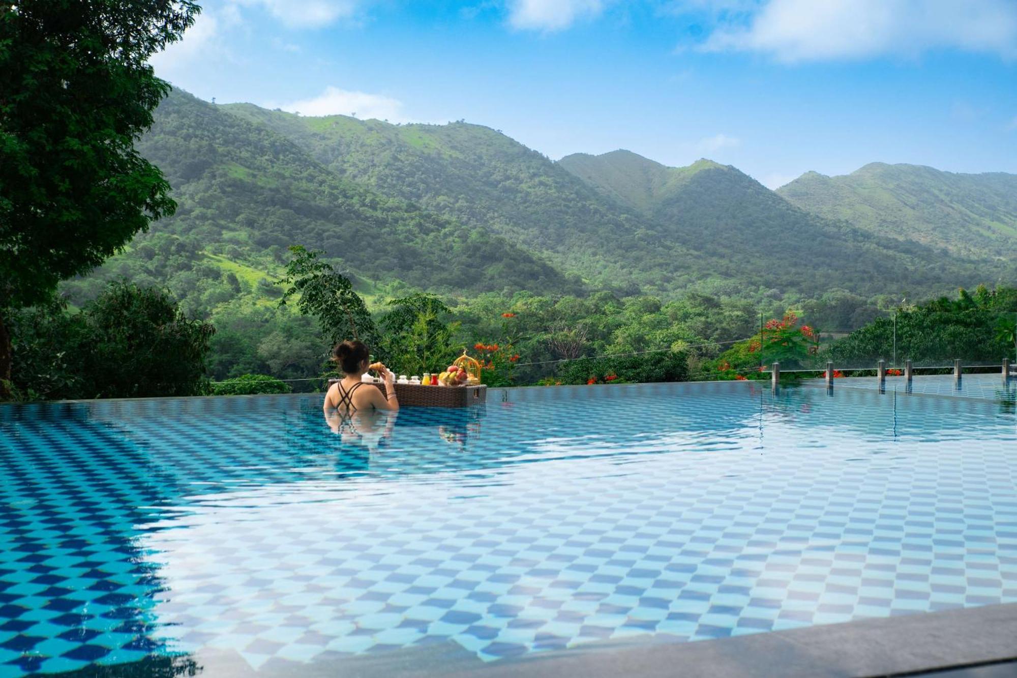 Radisson Blu Resort 贡珀尔格尔 外观 照片