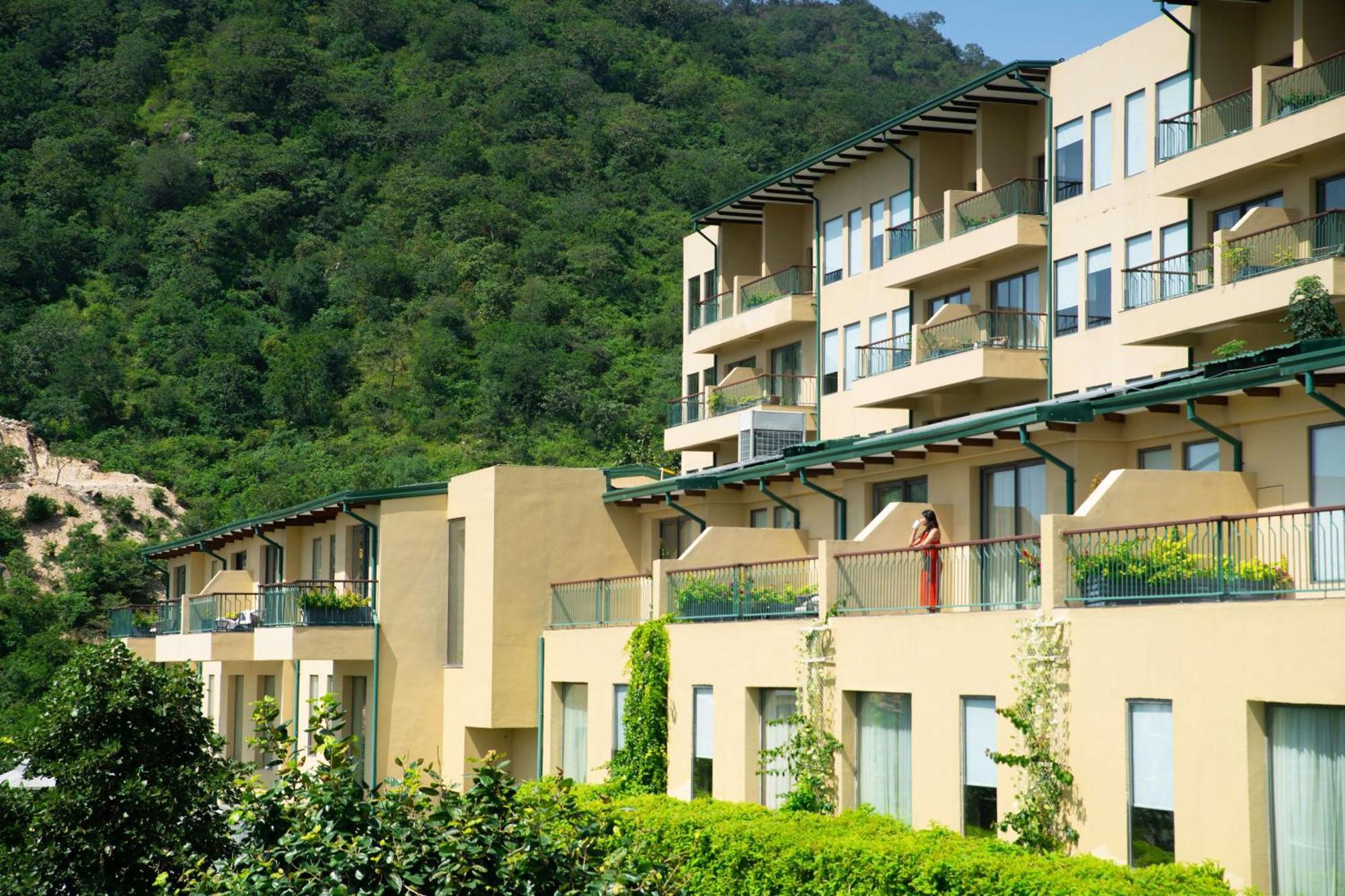 Radisson Blu Resort 贡珀尔格尔 外观 照片